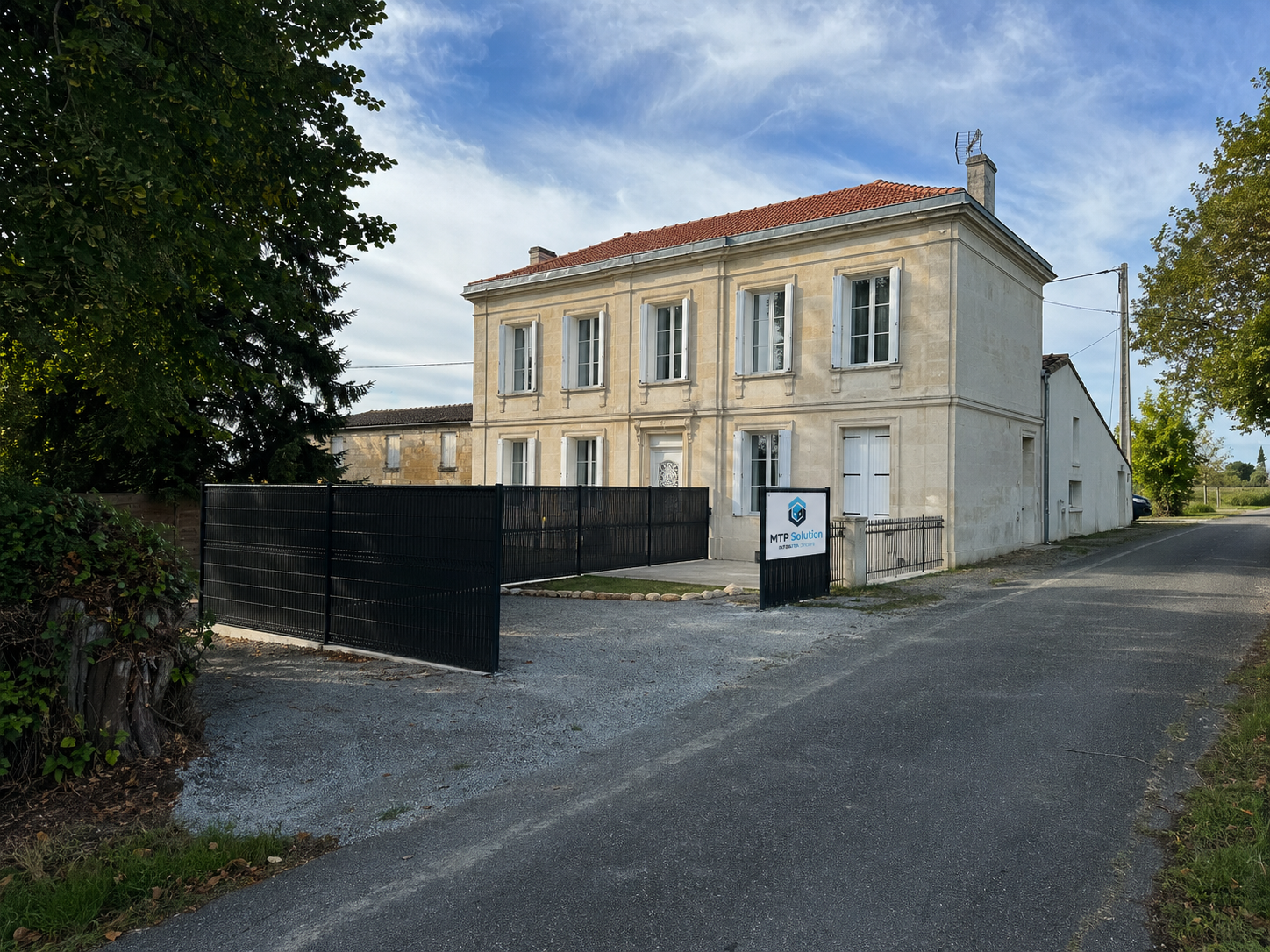 Aménagement extérieur réalisé par MTP Solution en Gironde